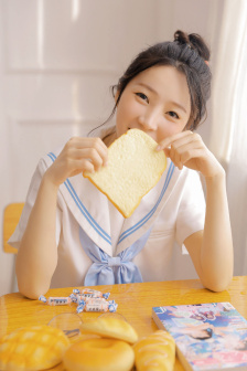 坐在学霸的棍子上背单词